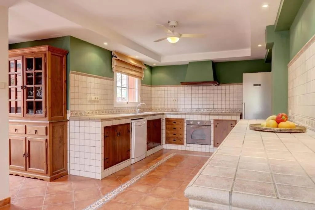 Traditional Spanish Villa Near Puerto Banus Marbella 0*,  Spanien